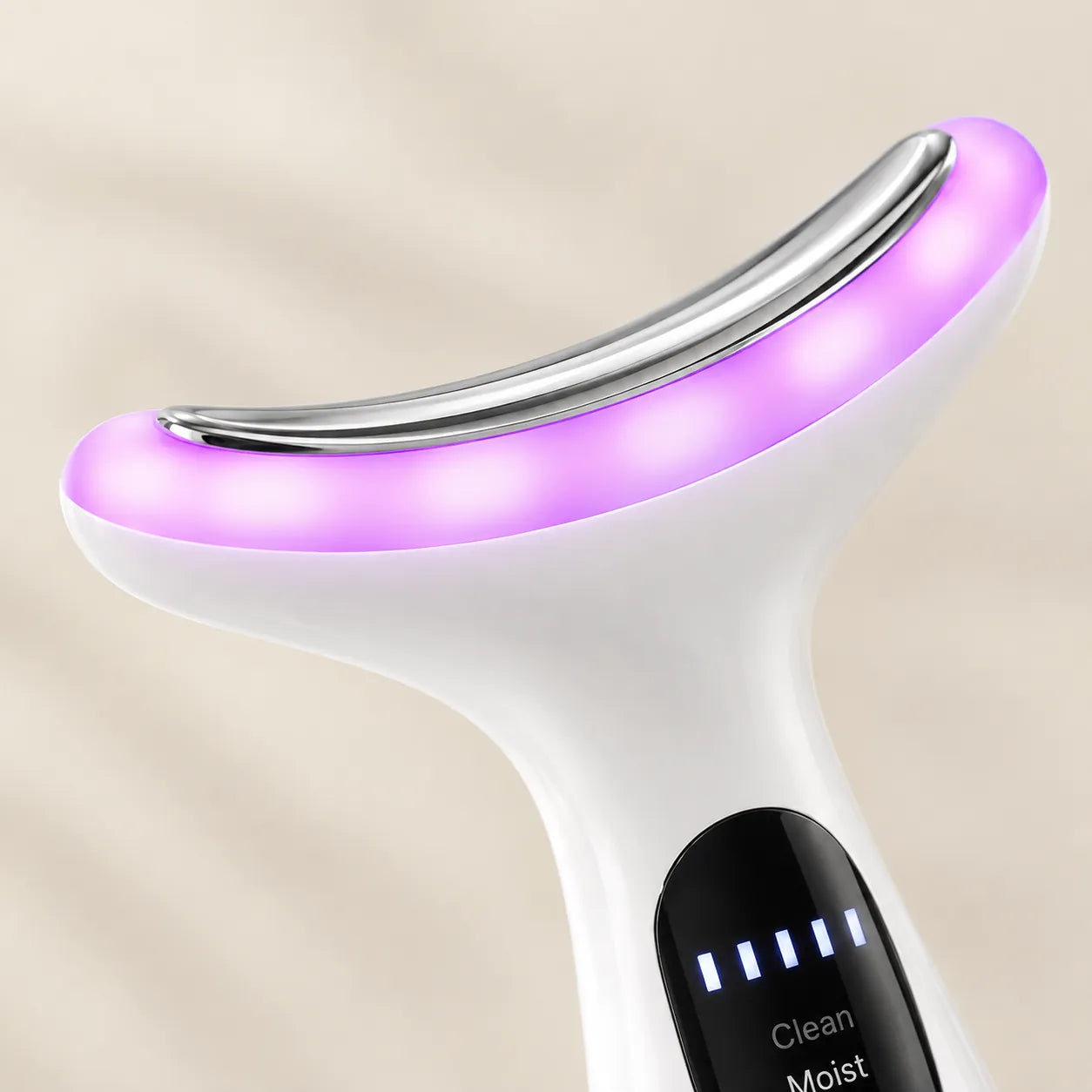 Cabezal curvo de acero, diseñado para seguir la forma de la mandíbula y el cuello.